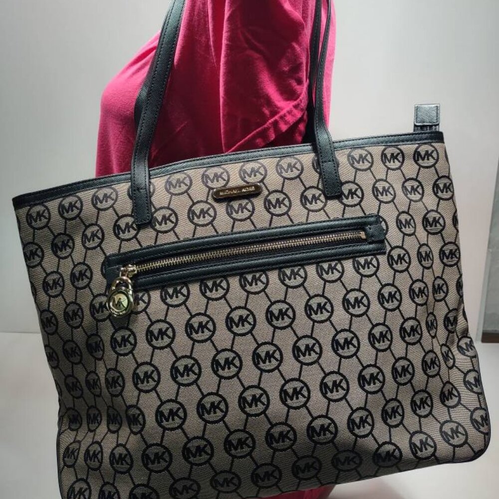 Michael Kors New Tote